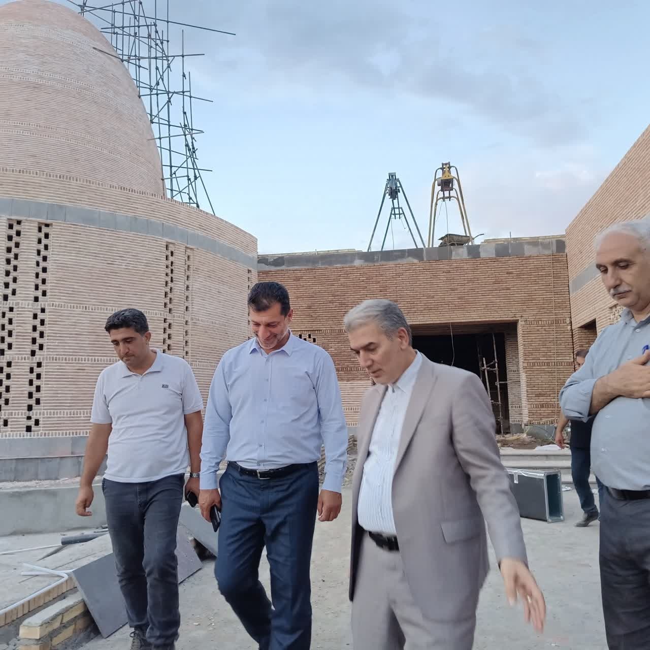 بازدید میدانی مدیرکل میراثفرهنگی آذربایجان غربی از پروژه بارگاه شمس تبریزی خوی