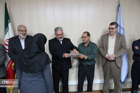 تجلیل از تلاشگران عرصه گردشگری و سرمایه‌گذاری استان زنجان
