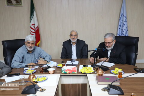 تجلیل از تلاشگران عرصه گردشگری و سرمایه‌گذاری استان زنجان