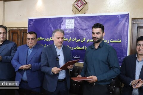 نشست خبری مدیرکل میراث‌فرهنگی در اسفراین