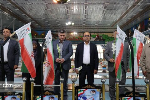 هفته گردشگری/ مزار شهدا رشت