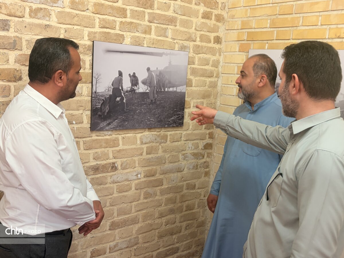 برپایی نمایشگاه عکس دفاع مقدس و جاذبه‌های گردشگری در شهرستان کارون