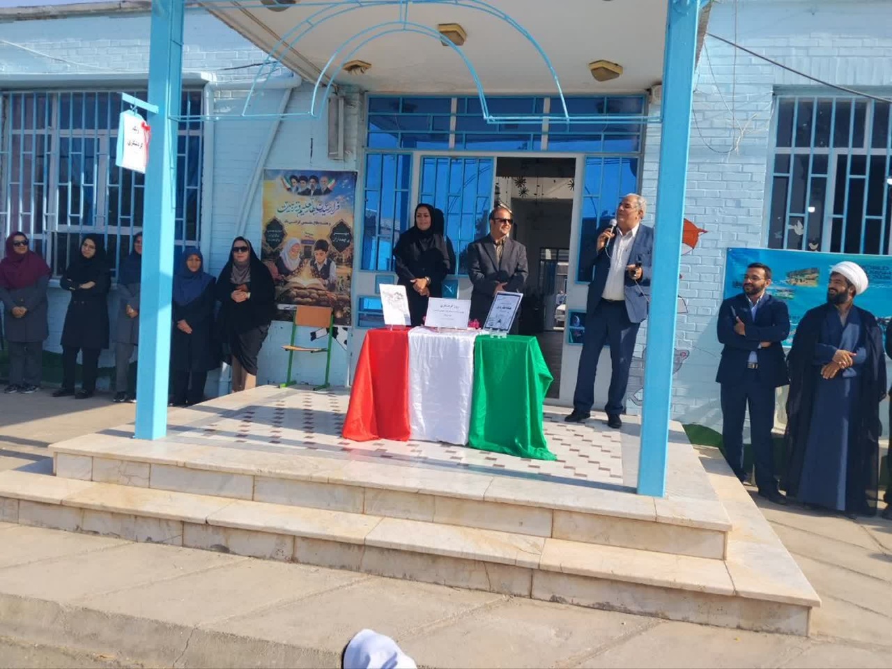 آیین آغاز هفته گردشگری در شهرستان داورزن با نواختن زنگ گردشگری برگزار شد