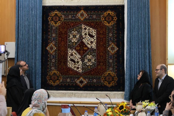 فرش چهارنقش شیراز رونمایی شد