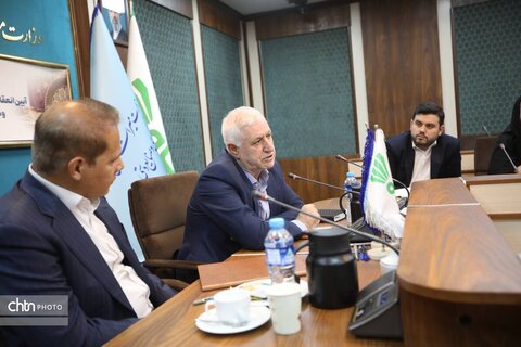 گزارش تصویری انعقاد تفاهم‌نامه همکاری میان معاونت صنایع‌دستی و هنرهای سنتی و شرکت فروشگاه‌های زنجیره‌ای رفاه