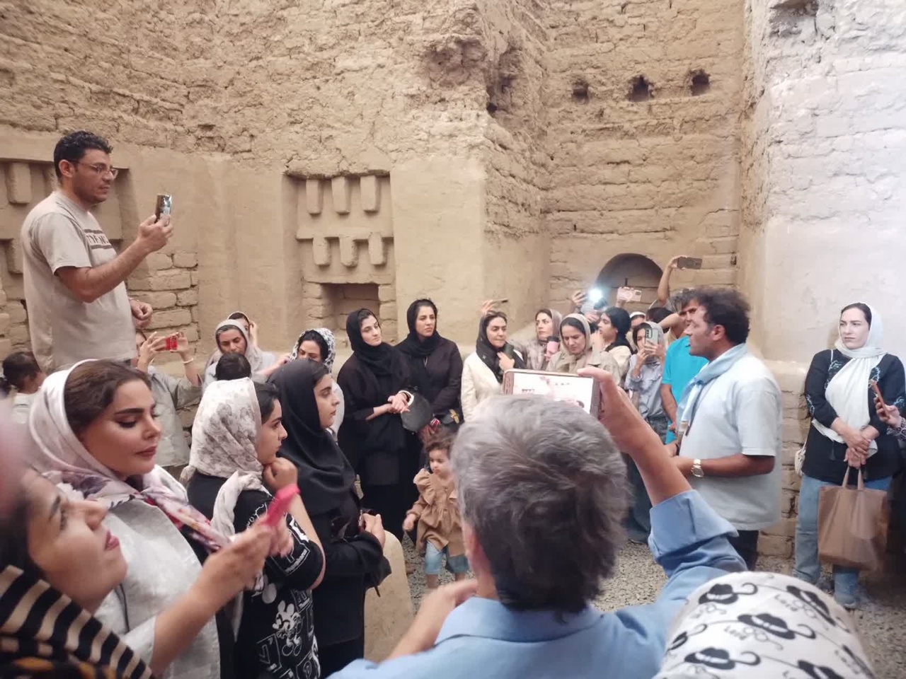 تور «نوشیجان تا جهان کوچک» به مناسبت هفته گردشگری در ملایر برگزار شد