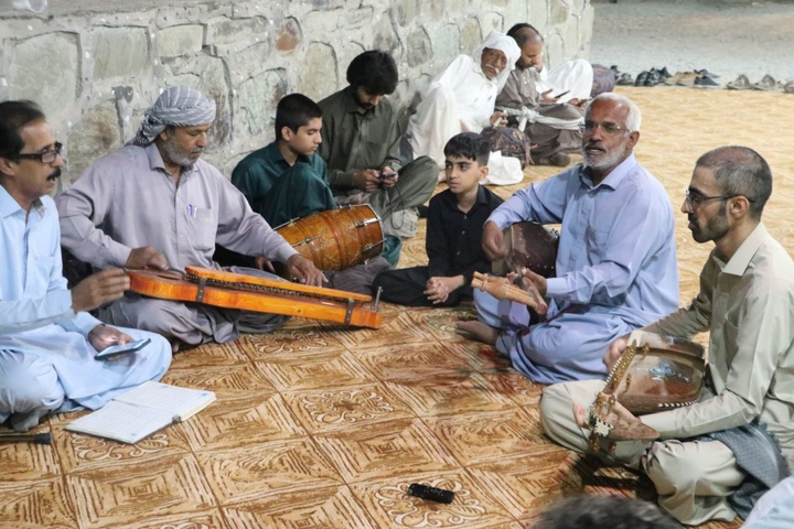 ویژه برنامه غزل‌خوانی به مناسبت هفته گردشگری در سراوان برگزار شد