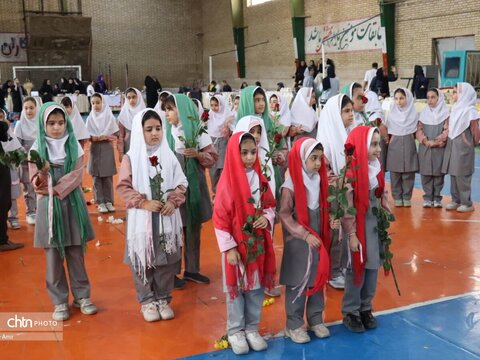 برگزاری جشنواره غذا و صنایع دستی نظرآباد که به مناسبت هفته گردشگری