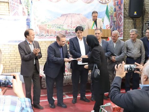 برگزاری جشنواره غذا و صنایع دستی نظرآباد که به مناسبت هفته گردشگری