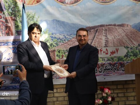 برگزاری جشنواره غذا و صنایع دستی نظرآباد که به مناسبت هفته گردشگری