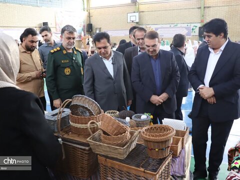 برگزاری جشنواره غذا و صنایع دستی نظرآباد که به مناسبت هفته گردشگری