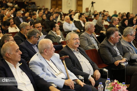 آئین نکوداشت هفته گردشگری و تجلیل از پیشکسوتان و فعالان این حوزه در اصفهان