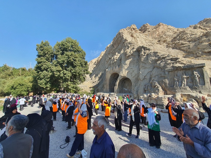 طنین تکریم مقام سالمندان در سایه‌سار طاق‌بستان/ همایش بزرگداشت گنجینه‌های تجربه برگزار شد