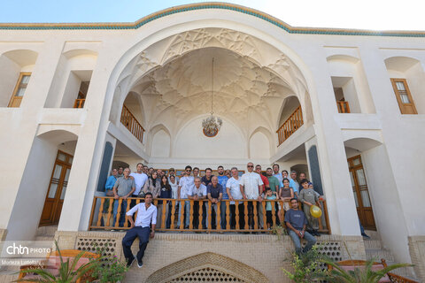 بازدید از اماکن تاریخی کاشان تا گردهمایی خودروها در سیلک ،روایت تصویری از دومین روز رالی گردشگری خانوادگی تهران _کاشان