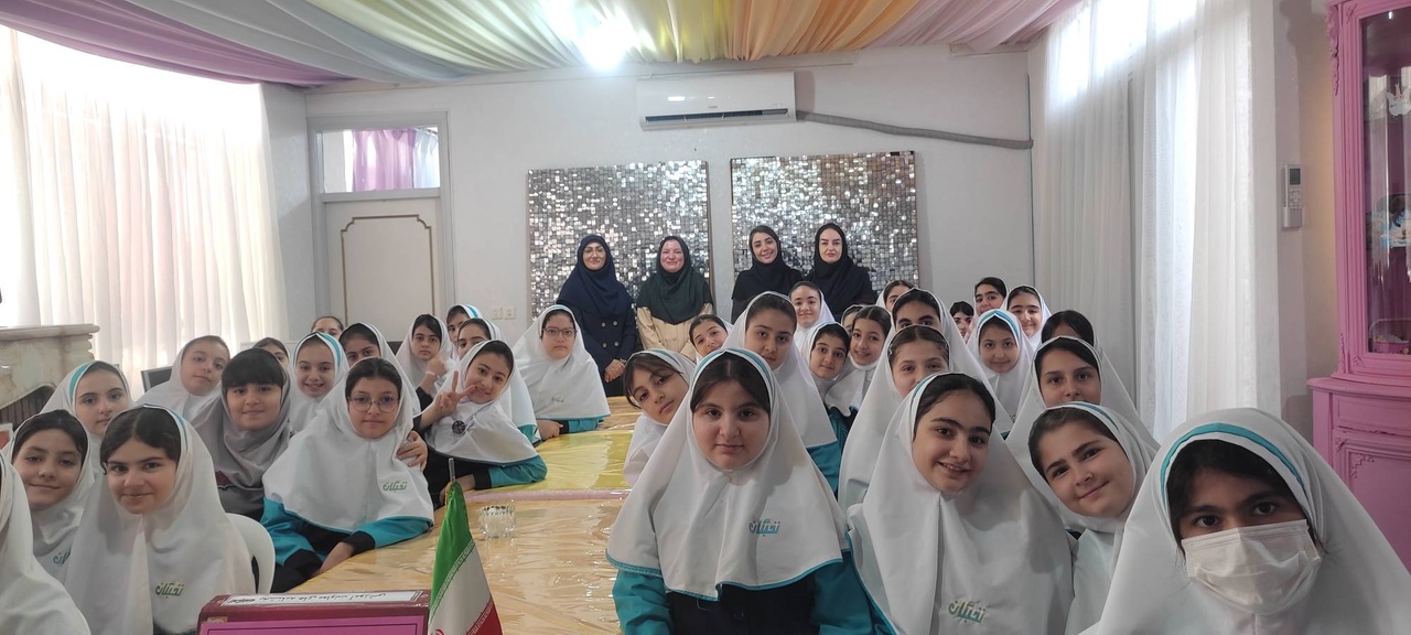 آشنایی دانش‌آموزان قزوینی با کاربردهای هوش مصنوعی در صنعت گردشگری