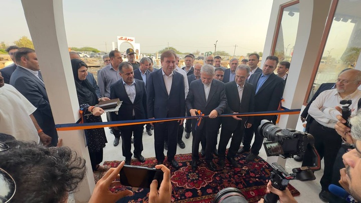 بهره‌برداری از مرکز گردشگری ساحلی ـ دریایی بوشهر با حضور وزیر میراث‌فرهنگی