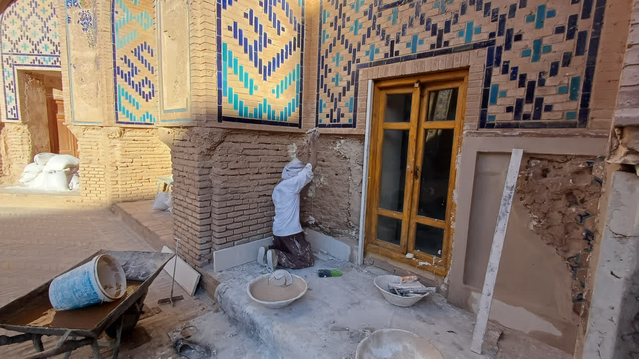 پایان مرمت ازارههای مدرسه تاریخی غیاثیه خرگرد