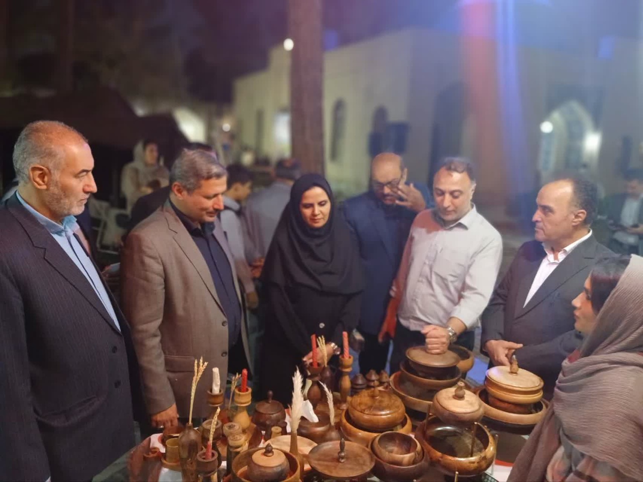نمایشگاه صنایعدستی همزمان با هفته گردشگری در سبزوار گشایش یافت