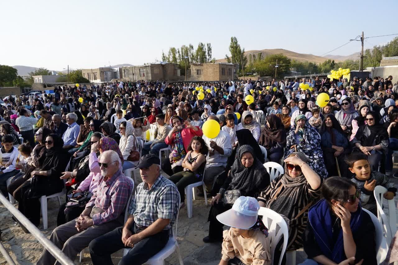 شانزدهمین جشنواره شیرهپزی مانیزان برگزار شد