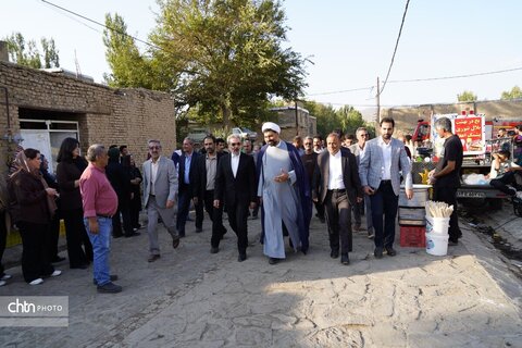 شانزدهمین جشنواره شیره‌پزی مانیزان برگزار شد
