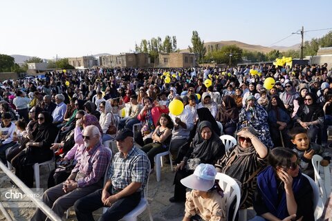 شانزدهمین جشنواره شیره‌پزی مانیزان برگزار شد