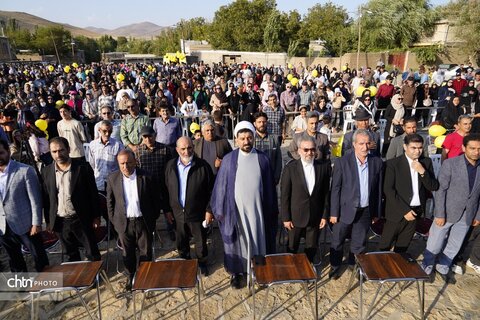 شانزدهمین جشنواره شیره‌پزی مانیزان برگزار شد
