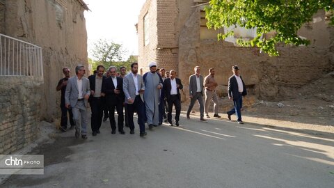 شانزدهمین جشنواره شیره‌پزی مانیزان برگزار شد