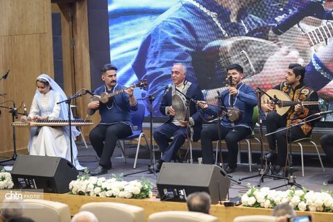هم‌نوایی موسیقی همدان و آذربایجان در جشنواره شمس و مولانا در خوی