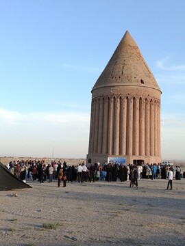 چهارمین جشنواره بستنی رادکان در شهرستان چناران برگزار شد
