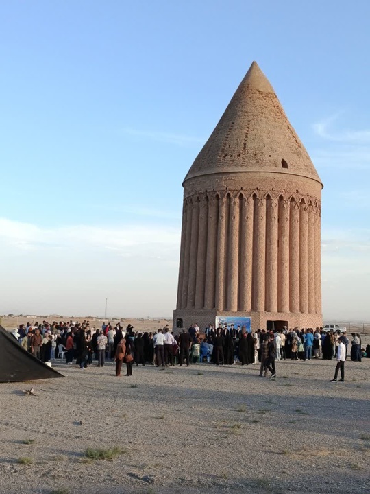 چهارمین جشنواره بستنی رادکان در شهرستان چناران برگزار شد