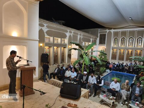 وقتی بادگیر و قنات سوژه طنز شدند؛ شب شعر متفاوت در خانه تاریخی تقدیری اردکان