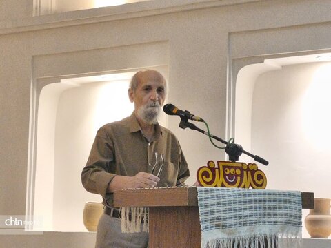 وقتی بادگیر و قنات سوژه طنز شدند؛ شب شعر متفاوت در خانه تاریخی تقدیری اردکان