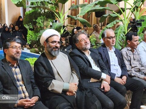 وقتی بادگیر و قنات سوژه طنز شدند؛ شب شعر متفاوت در خانه تاریخی تقدیری اردکان