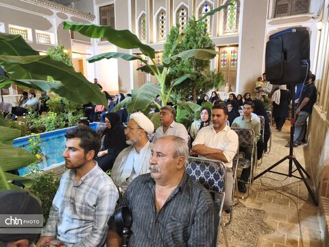 وقتی بادگیر و قنات سوژه طنز شدند؛ شب شعر متفاوت در خانه تاریخی تقدیری اردکان