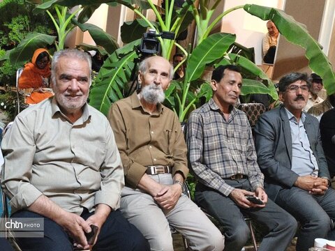 وقتی بادگیر و قنات سوژه طنز شدند؛ شب شعر متفاوت در خانه تاریخی تقدیری اردکان