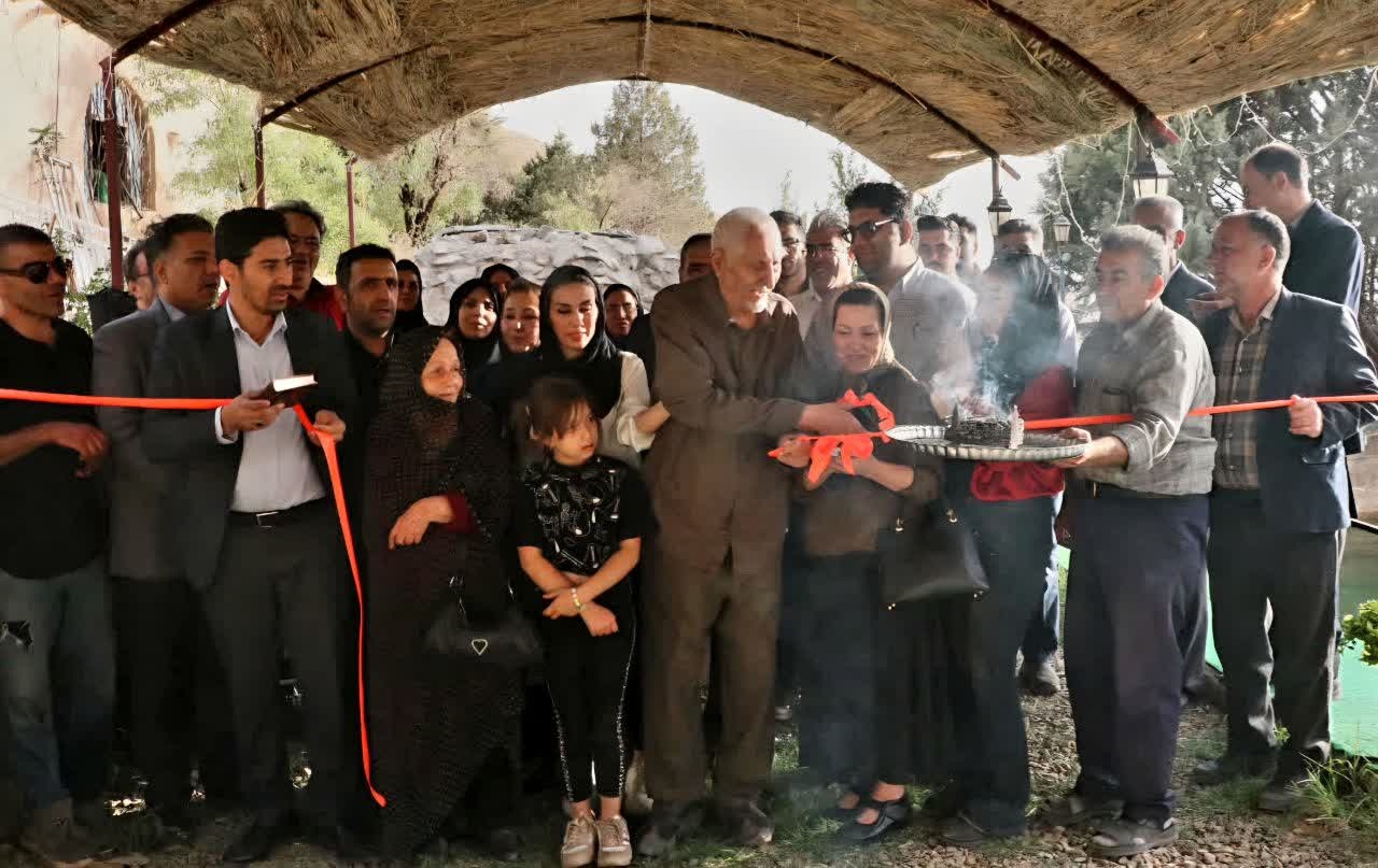 افتتاح مجتمع گردشگری نحل احمر دلیجان در هفته گردشگری