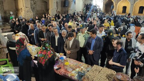 برپایی نخستین جشنواره بزرگ برداشت سیب در روستای رباط سفید با حضور معاون استاندار و فرماندار شهرستان مشهد