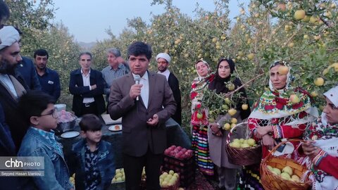 برپایی نخستین جشنواره بزرگ برداشت سیب در روستای رباط سفید با حضور معاون استاندار و فرماندار شهرستان مشهد