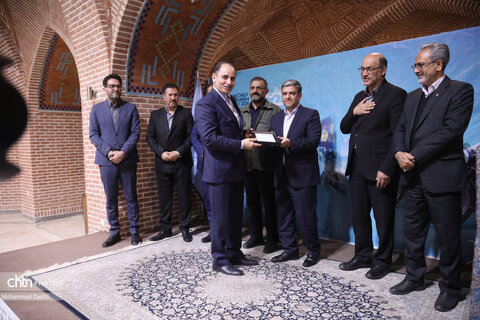 آیین گرامیداشت هفته گردشگری و تجلیل از فعالان این حوزه در اردبیل برگزار شد