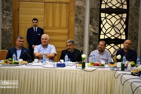 آیین تجلیل از فعالان حوزه گردشگری مازندران و نمایشگاه صنایع‌دستی به مناسبت هفته گردشگری در بابلسر برپا شد