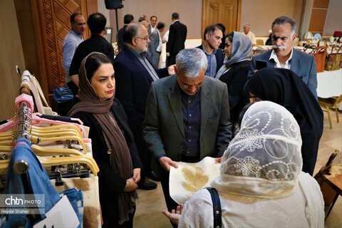 آیین تجلیل از فعالان حوزه گردشگری مازندران و نمایشگاه صنایع‌دستی به مناسبت هفته گردشگری در بابلسر برپا شد