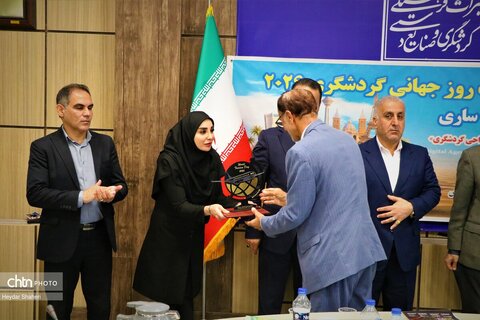 آیین تجلیل از فعالان حوزه گردشگری مازندران