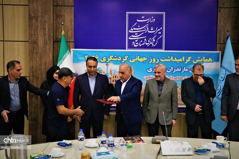 آیین تجلیل از فعالان حوزه گردشگری مازندران