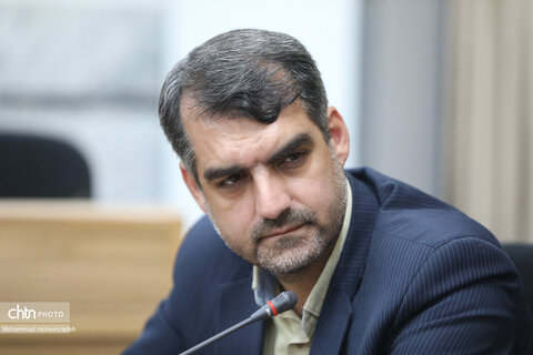 جلسه بررسی مرمت و سامان‌دهی مدرسه تاریخی فیضیه قم