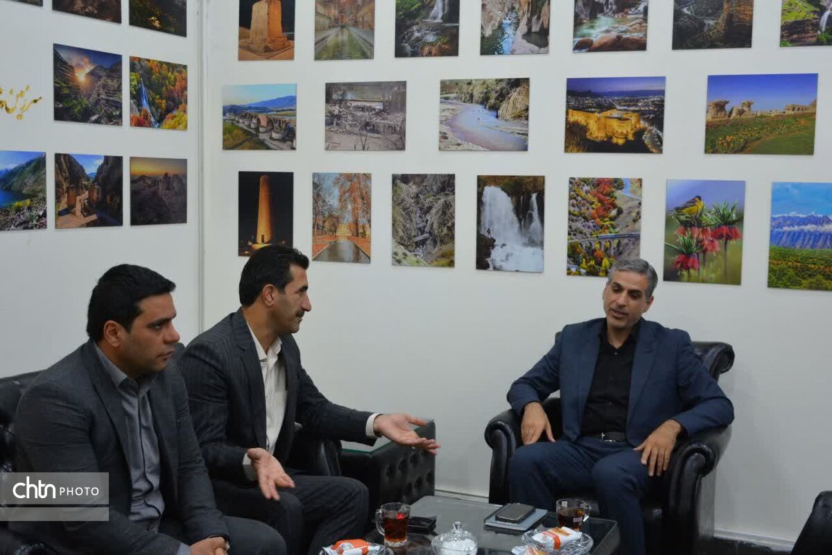 تأکید فرماندار ازنا بر توسعه زیرساختهای گردشگری در دیدار با مدیرکل میراثفرهنگی لرستان