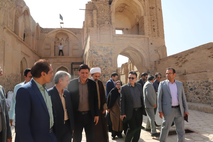 تأکید معاون امور دهیاری‌های کشور بر توسعه گردشگری و حفاظت از میراث تاریخی افین
