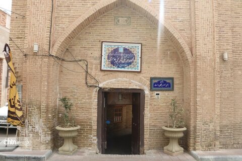 نمایشگاه «ایستاده در غبار»؛ بازخوانی آسیب‌های سیاسی بر میراث ایران در حسینیه جاجرمی بجنورد