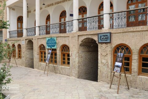 نمایشگاه «ایستاده در غبار»؛ بازخوانی آسیب‌های سیاسی بر میراث ایران در حسینیه جاجرمی بجنورد