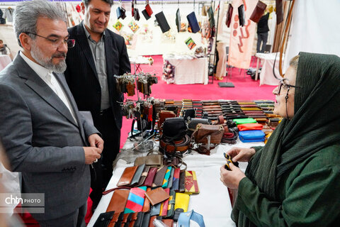 دومین نمایشگاه عرضه و فروش محصولات بانوان کارآفرین همدان افتتاح شد