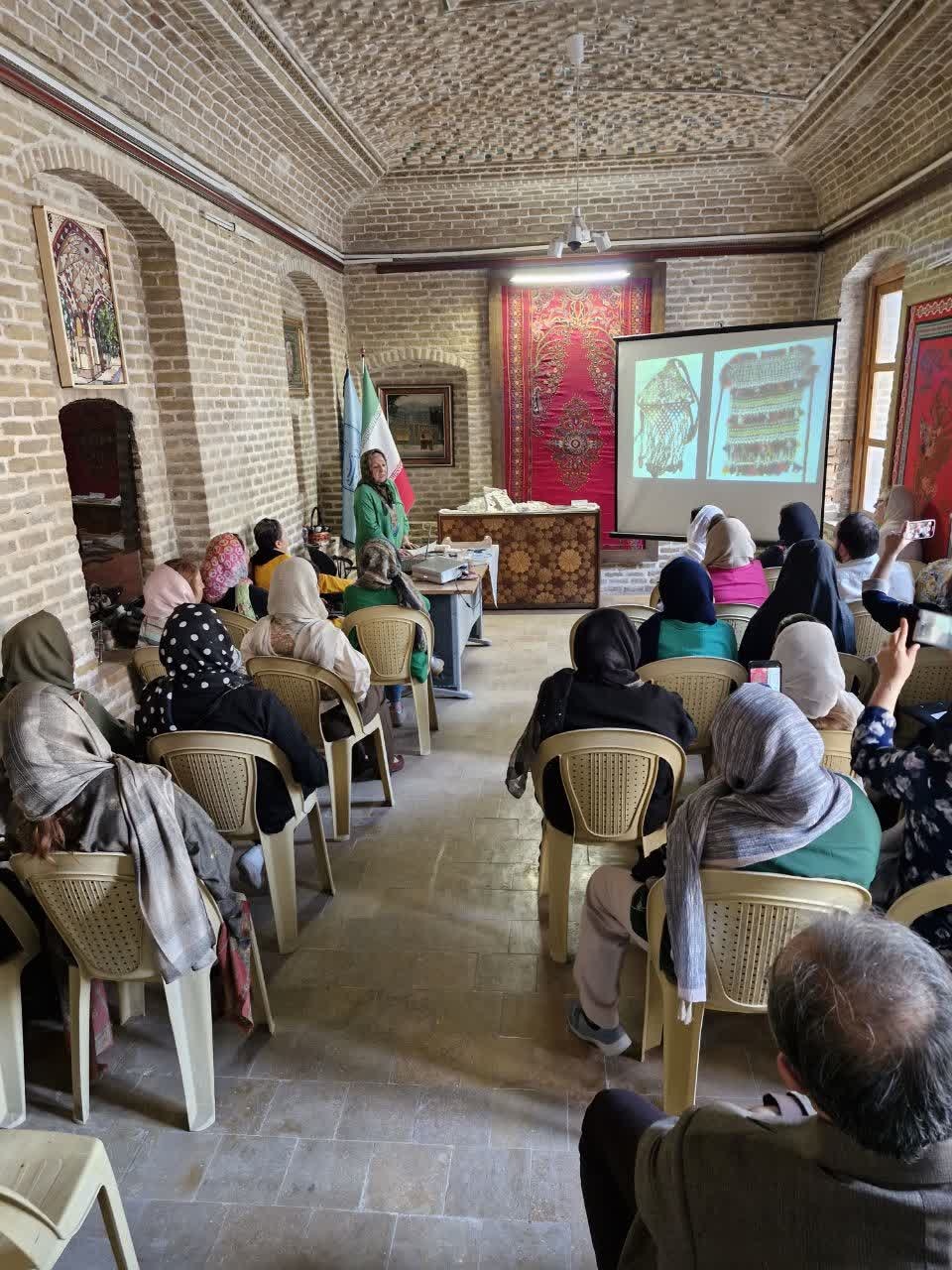 برگزاری رویداد تخصصی «روایت نوآوری در هنر نم‌نم بافی» در مرکز نوآوری و خانه خلاق میراث فرهنگی، گردشگری و صنایع دستی